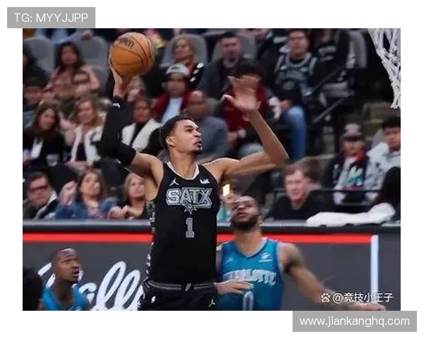 布克砍下28分13助攻卡斯尔贡献26分太阳终结马刺开季五连胜